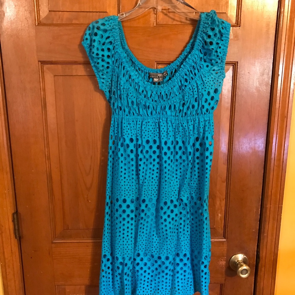 EUC, wore once, beautiful crochet dress, wear on &